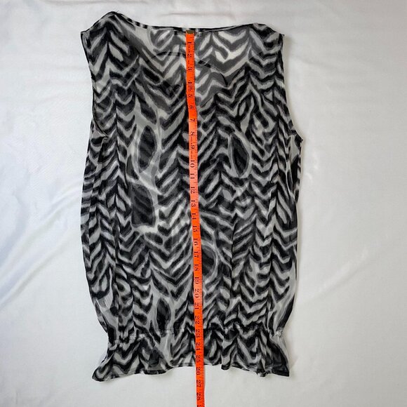 Zebra Print Blouse Size M Semi sheer Black and White Sleeveless Ruffle V Neck - Picture 5 of 8
